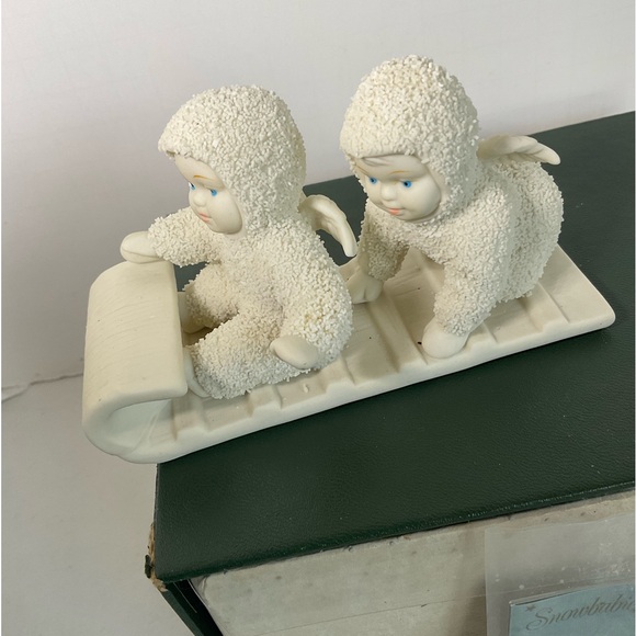 Department 56 Snowbabies sledding, Down the Hill We Go - Picture 11 of 16
